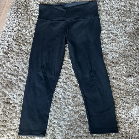 GUC Lululemon crop tights ¾ length reversible sz 6 - Picture 2 of 3